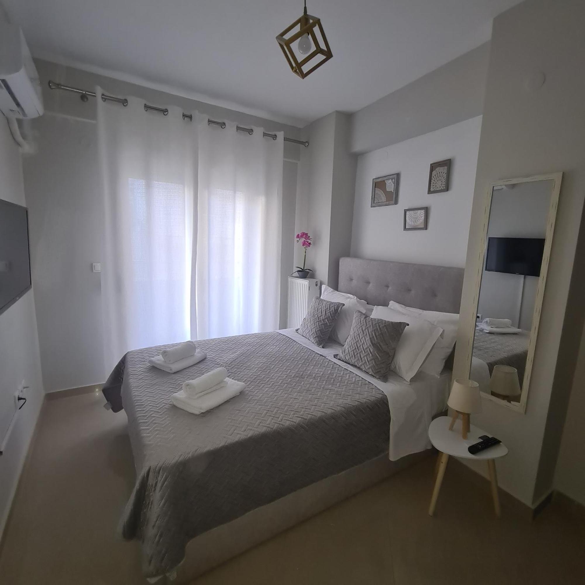 Cozy Gold Appartment#Free Parking# Szaloniki Kültér fotó